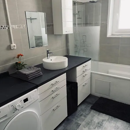 3 Pieces Terrasse Et Jacuzzi 아파트